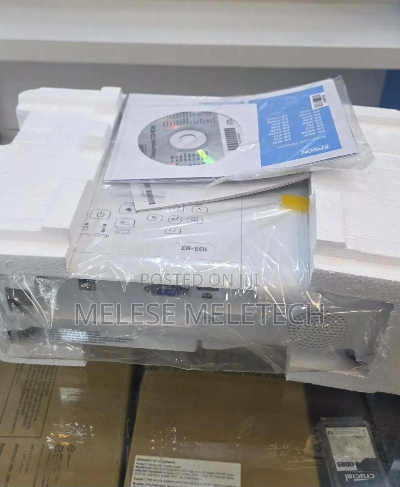New Epson Eb-E01 Projector