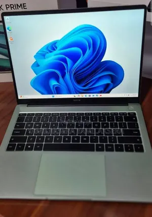 New Laptop 16GB Intel Core i5 SSD 512GB