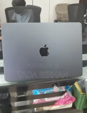 New Laptop Apple MacBook Air 2024 M3 16GB Apple M3 SSD 512GB