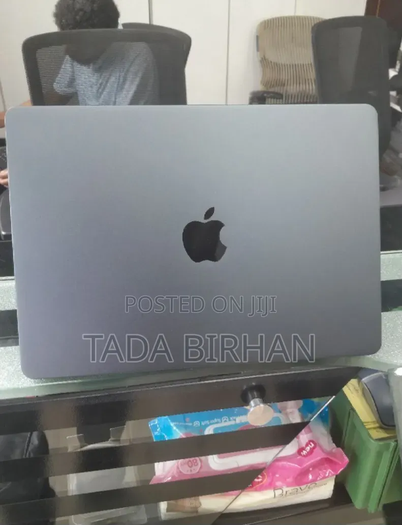 New Laptop Apple MacBook Air 2024 M3 16GB Apple M3 SSD 512GB