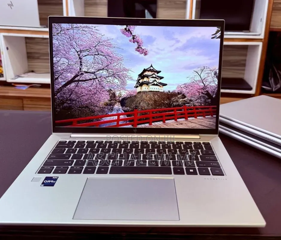 New Laptop HP EliteBook 630 G10 16GB Intel Core i7 SSD 512GB