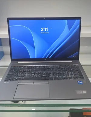 New Laptop HP ZBook Firefly G8 16GB Intel Core i7 SSD 512GB