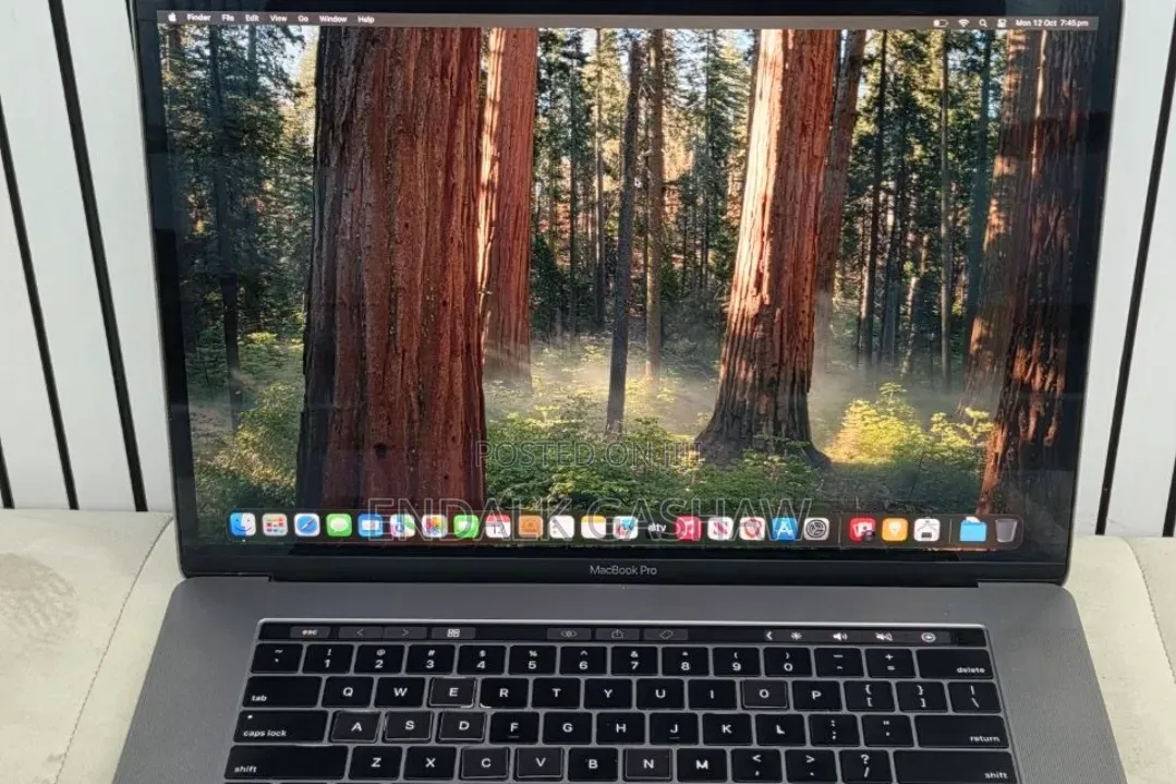 New Laptop Apple MacBook Pro 2019 16GB Intel Core i9 SSD 512GB