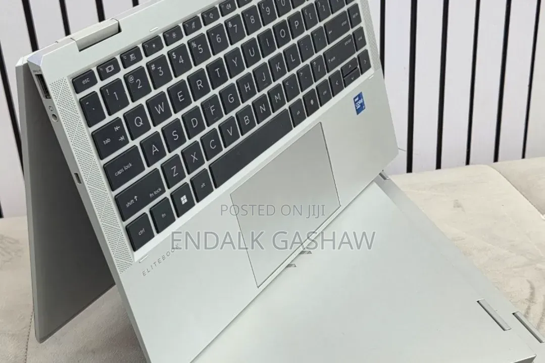 New Laptop HP EliteBook 1040 G8 16GB Intel Core i7 SSD 512GB