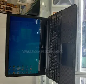 New Laptop Dell Inspiron 15 3537 4GB Intel Core i5 SSD 256GB