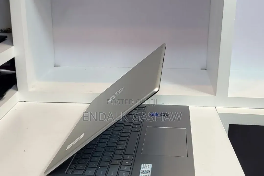 New Laptop HP Stream Notebook 16GB Intel Core i7 SSD 1T