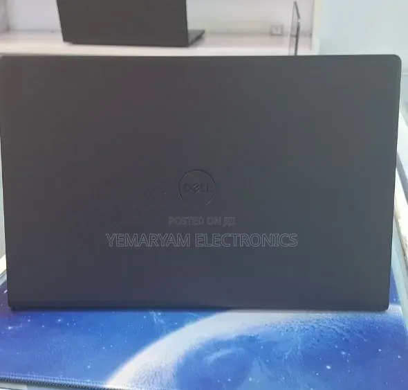 New Laptop Dell Inspiron 15 3520 8GB Intel Core i3 SSD 512GB