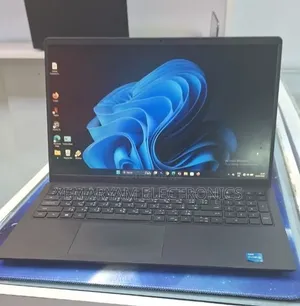 New Laptop Dell Inspiron 15 3520 8GB Intel Core i3 SSD 512GB