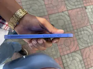 New Apple iPhone 16 128 GB Blue