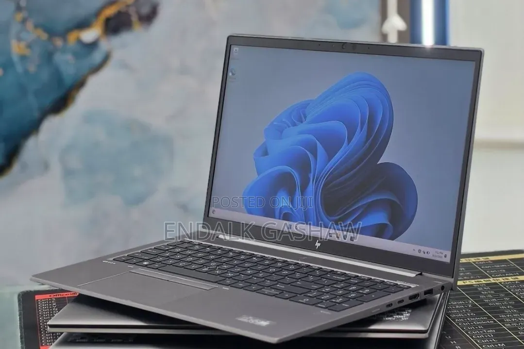 New Laptop HP ZBook 15 16GB Intel Core i5 SSD 512GB