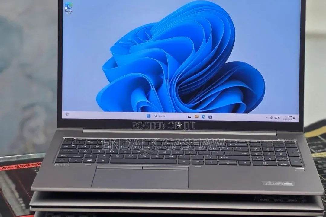 New Laptop HP ZBook 15 16GB Intel Core i5 SSD 512GB