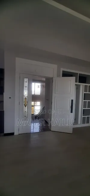 3bdrm Apartment in Gold, Bole for rent