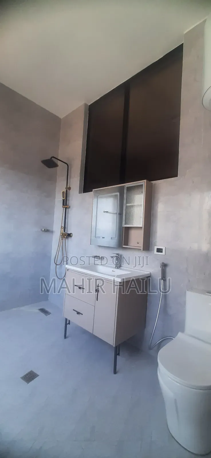 3bdrm Apartment in Gold, Bole for rent