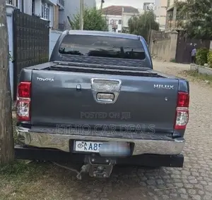 Toyota Hilux 2013 Black
