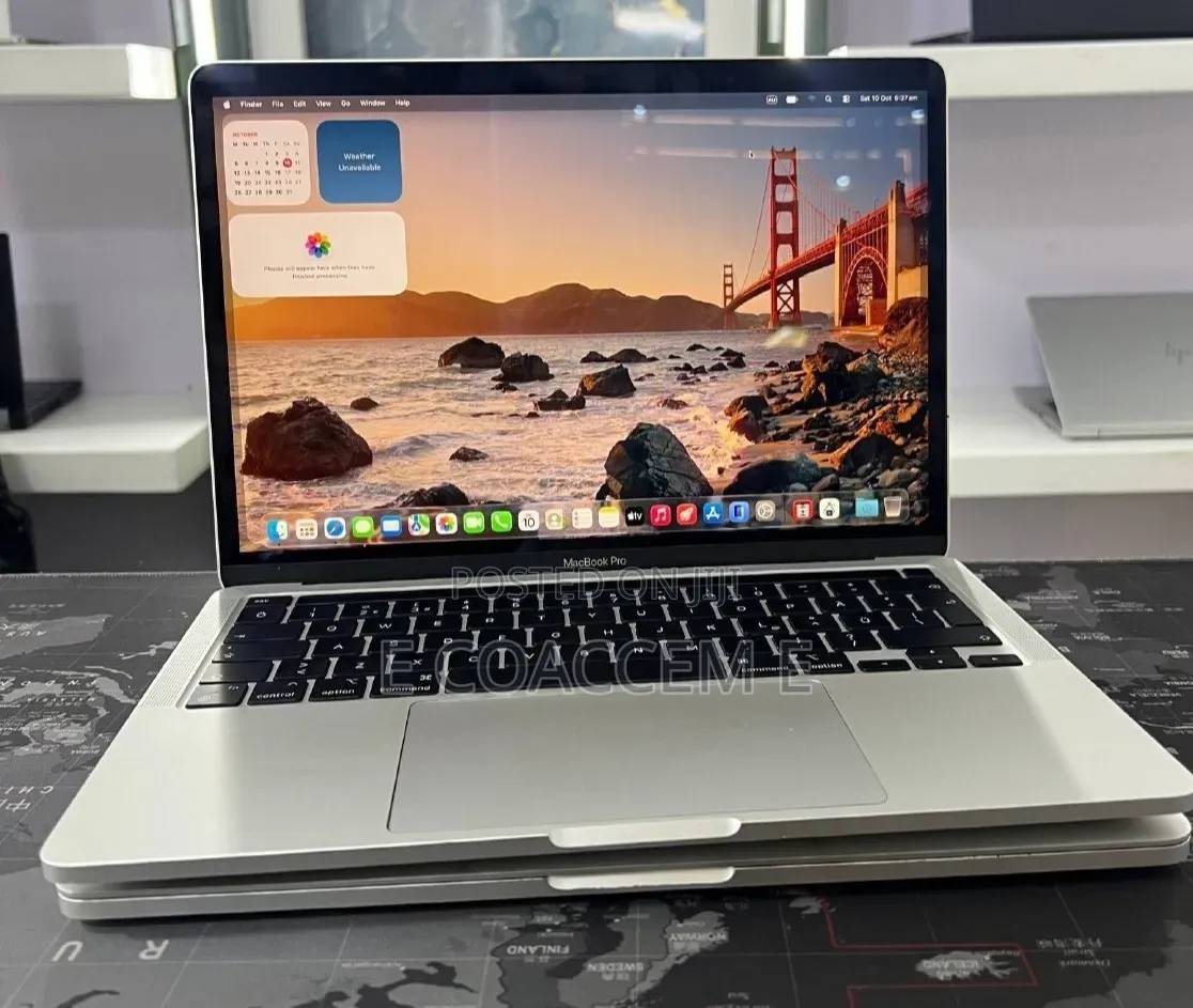 New Laptop Apple MacBook Pro 2022 M2 16GB Apple M2 SSD 256GB