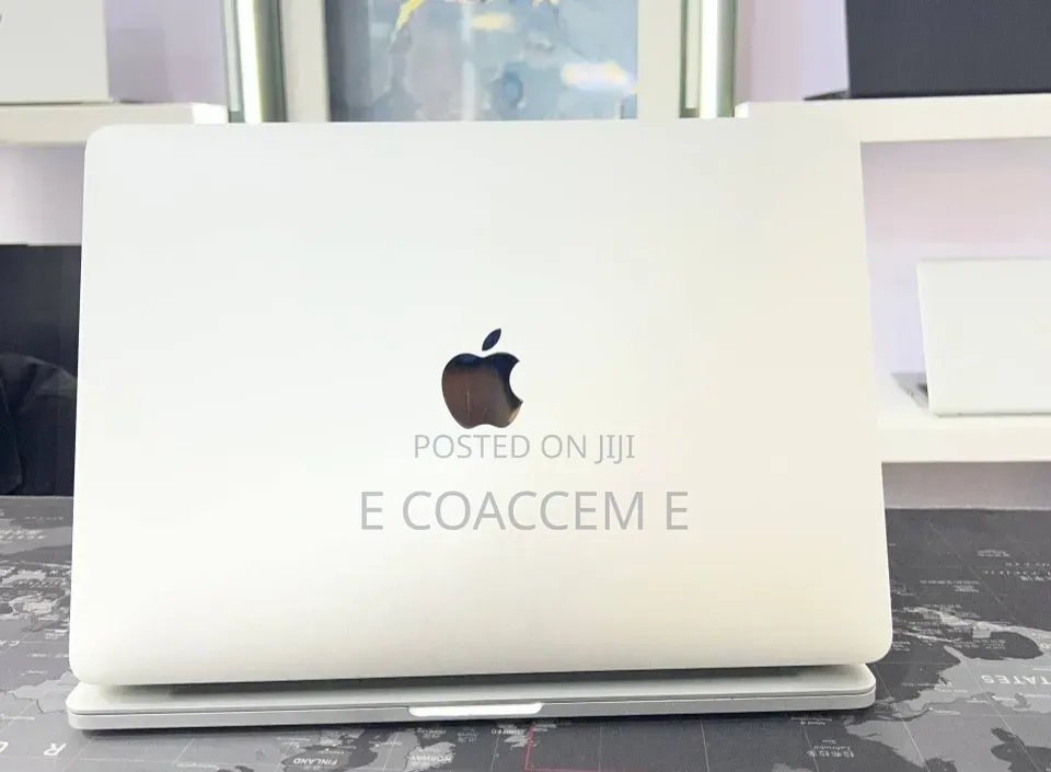 New Laptop Apple MacBook Pro 2022 M2 16GB Apple M2 SSD 256GB