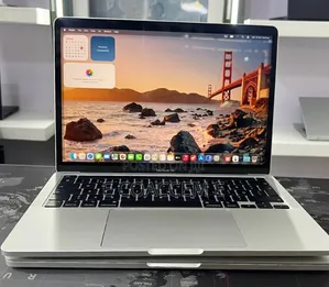 New Laptop Apple MacBook Pro 2022 M2 16GB Apple M2 SSD 256GB
