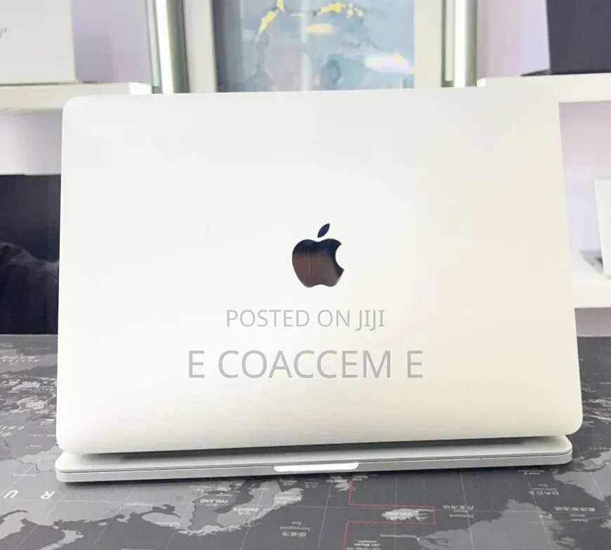 New Laptop Apple MacBook Pro 2022 M2 16GB Apple M2 SSD 256GB