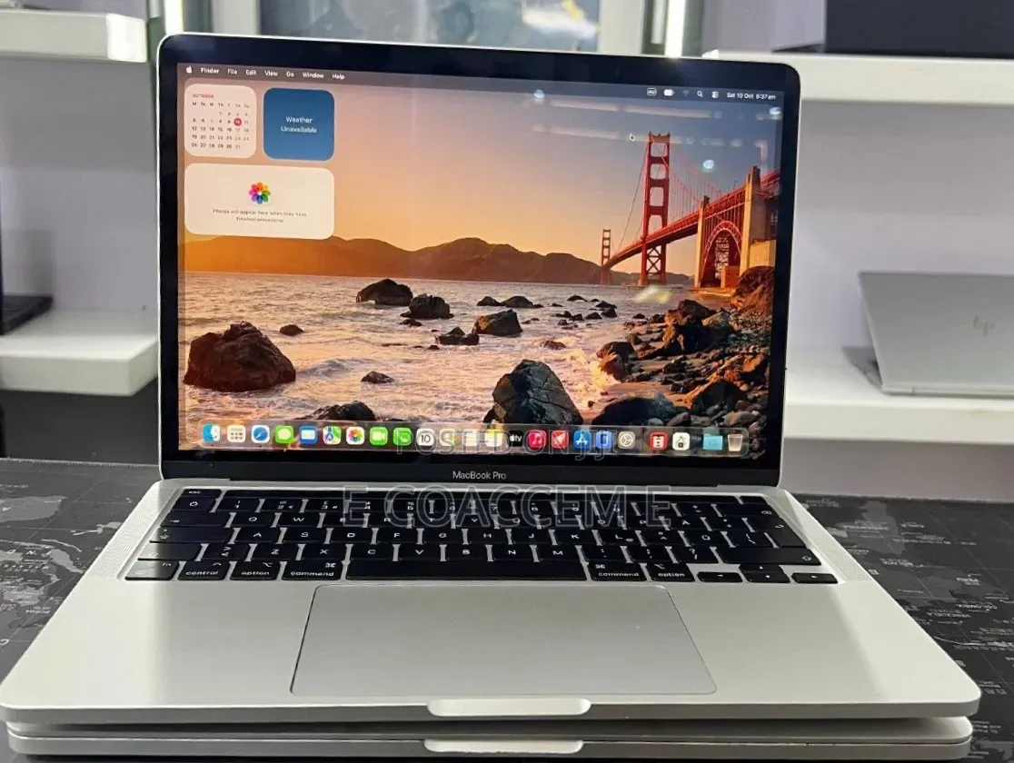 New Laptop Apple MacBook Pro 2022 M2 16GB Apple M2 SSD 256GB