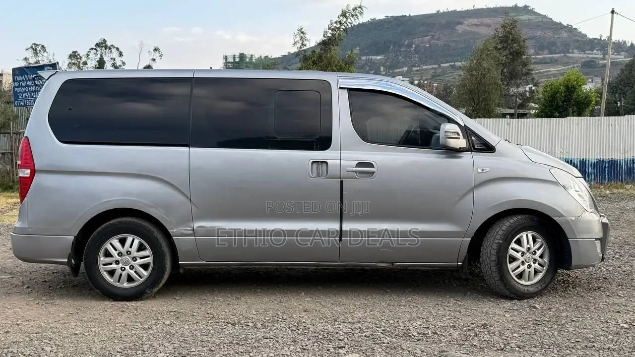 Hyundai Starex 2016 Grey