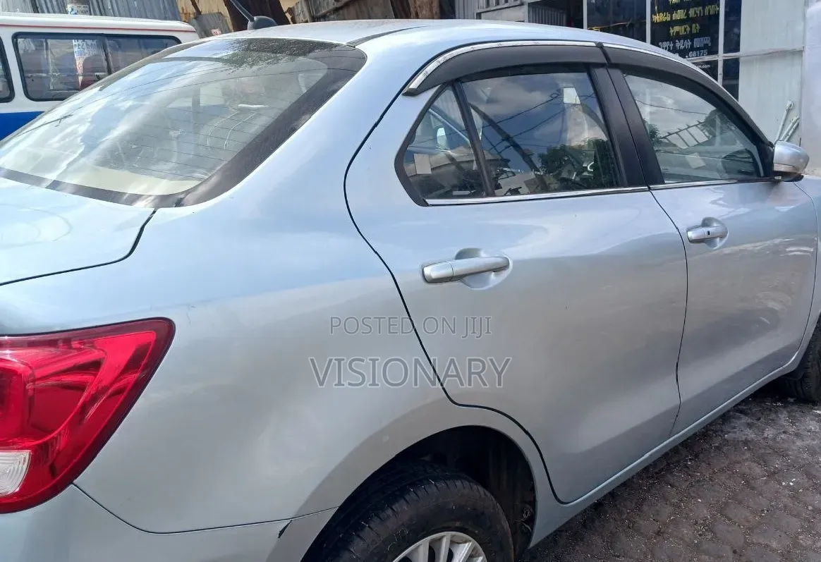 Suzuki Dzire 2024 Silver