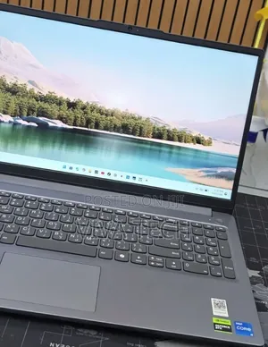 New Laptop Lenovo LOQ 15AHP10 12GB Intel Core i5 SSD 512GB