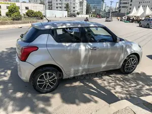 Suzuki Swift 2022 Silver