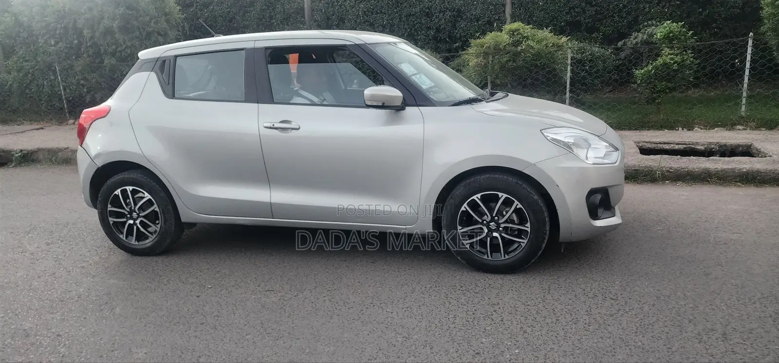 Suzuki Swift 2022 Silver