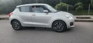 Suzuki Swift 2022 Silver