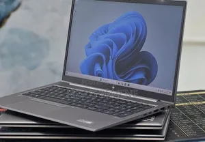 New Laptop HP ZBook Studio G8 16GB Intel Core i5 SSD 512GB