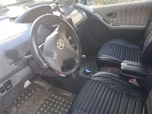 Toyota Yaris 2010 Silver