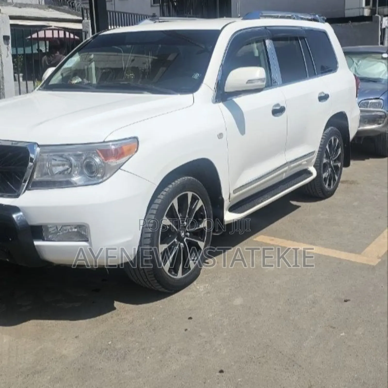 Toyota Land Cruiser 2011 White