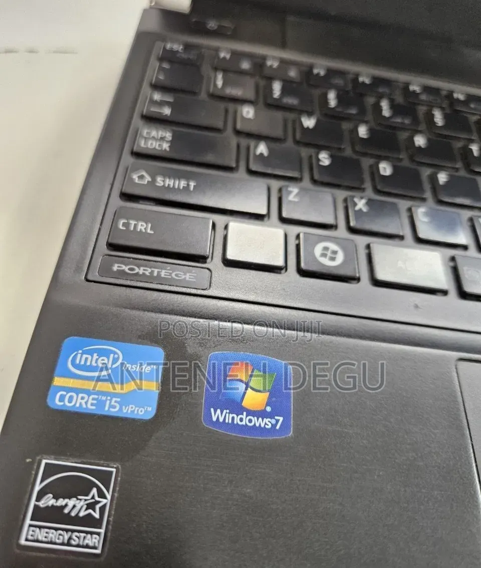 Laptop Toshiba Portege R830 6GB Intel Core i5 HDD 750GB