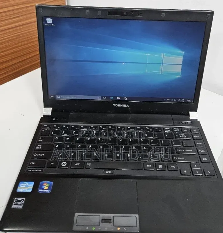 Laptop Toshiba Portege R830 6GB Intel Core i5 HDD 750GB