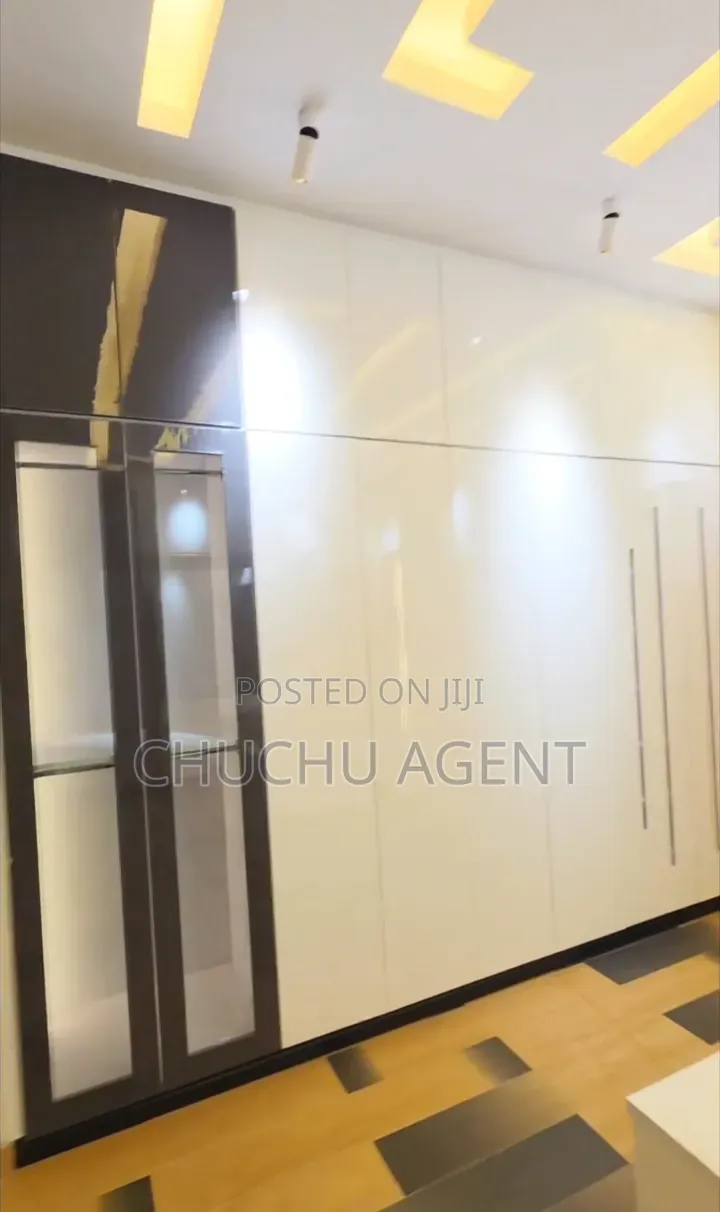 20bdrm Apartment in Bole for sale