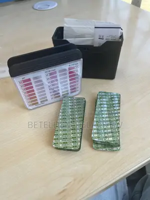 pH and Chlorine Testing Pooltester