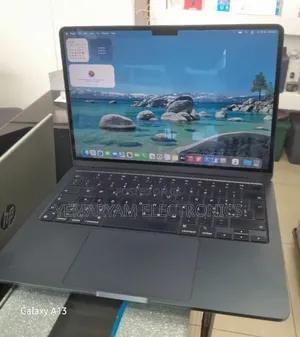 New Laptop Apple MacBook Air 2024 M3 24GB Apple M3 SSD 512GB