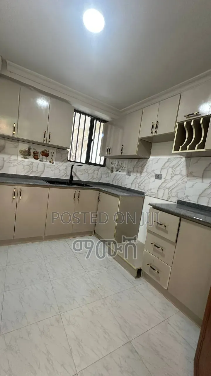 Furnished 3bdrm Condo in ቦሌ አራብሳ ኮንዶሚኒየም, Bole for sale