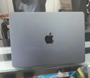 New Laptop Apple MacBook Air 2024 M3 24GB Apple M3 SSD 512GB