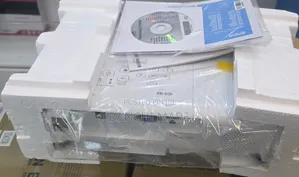 Epson Projector BRAND NEW With Cartoon Model Name: EB-E01 Hard