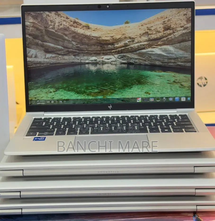 New Laptop HP EliteBook 830 G8 8GB Intel Core i7 SSD 512GB