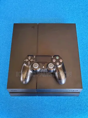 ICONIC PALYSTATION 4 FAT With Two ORGNIAL Controller