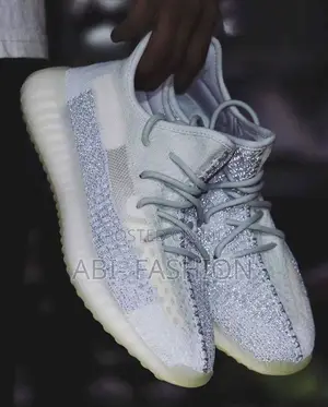 Adidas Yeezy 350 – New Arrival Sizes: 40, 41, 42, 43, 44