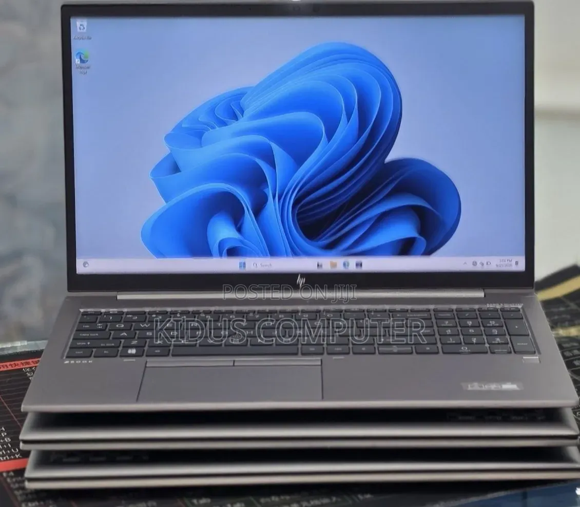 New Laptop HP ZBook 15 16GB Intel Core i5 SSD 512GB