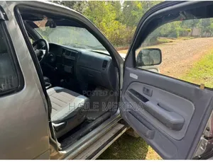 Toyota Hilux 2001 Silver