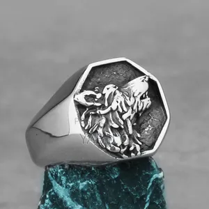 Men's Stainless Steel Signet Ring Featuring a Howling Wolf