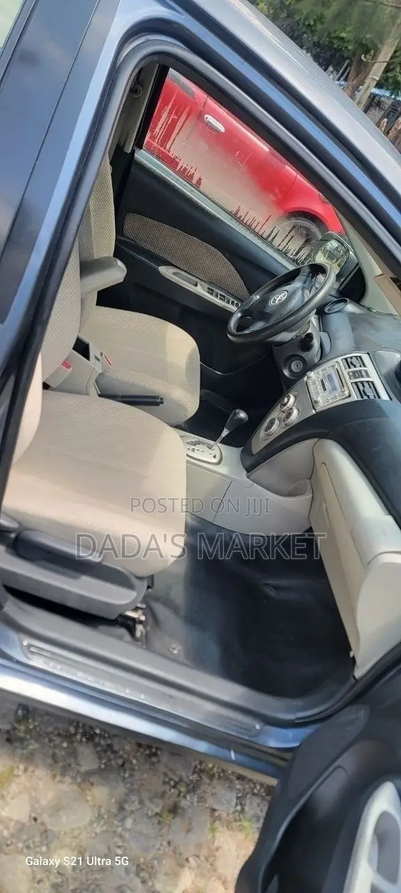 Toyota Belta 2007 Gray