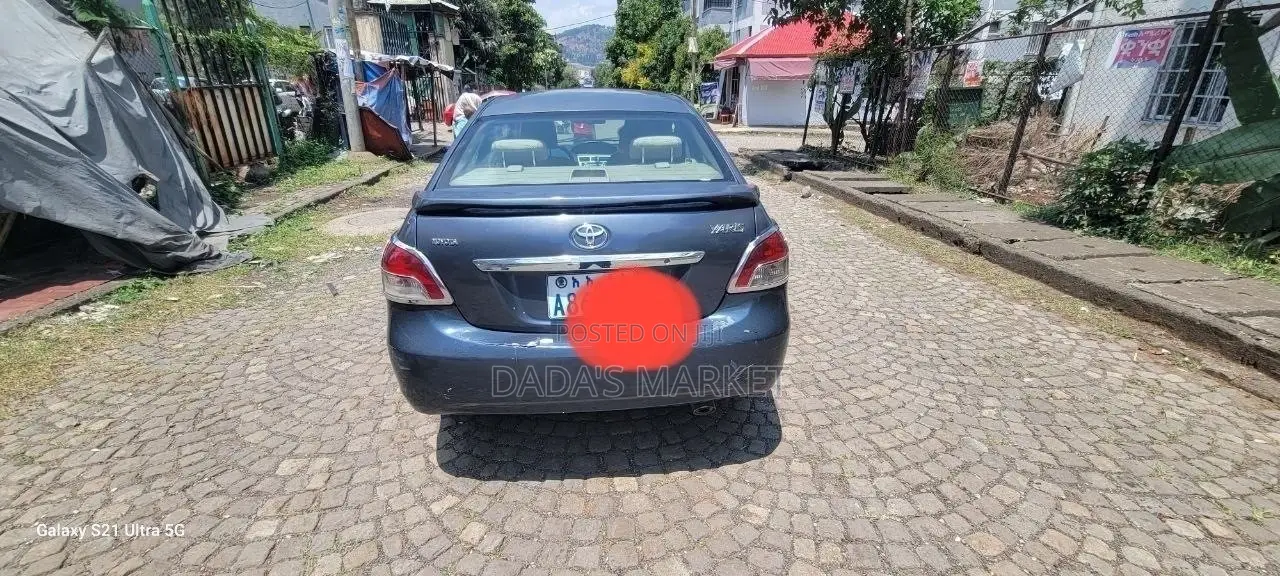 Toyota Belta 2007 Gray