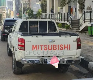 Mitsubishi L200 2015 White
