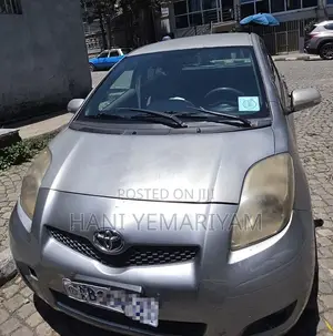 Toyota Yaris 2010 Silver